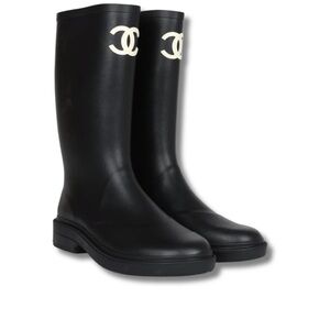 CHANEL CC BLACK BOOTS
